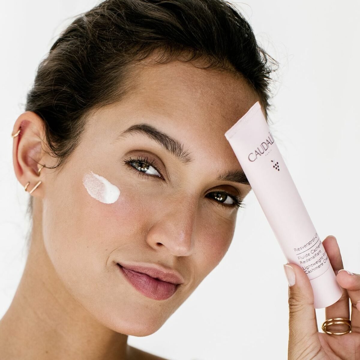 caudalie-resveratrol-lift-lightweight-firming-cashmere-cream-40ml-mamaspharmacy-3