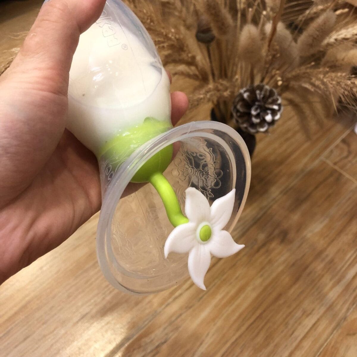 haakaa-flower-stopper-%cf%80%cf%8e%ce%bc%ce%b1-%ce%b8%ce%b7%ce%bb%ce%ac%cf%83%cf%84%cf%81%ce%bf%cf%85-%cf%83%ce%b9%ce%bb%ce%b9%ce%ba%cf%8c%ce%bd%ce%b7%cf%82-%ce%bb%ce%b5%cf%85%ce%ba%cf%8c-3