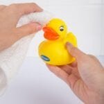 playgro-bath-duckie-%cf%80%ce%b1%cf%80%ce%ac%ce%ba%ce%b9-%ce%bc%cf%80%ce%ac%ce%bd%ce%b9%ce%bf%cf%85-6m-mamaspharmacy-8