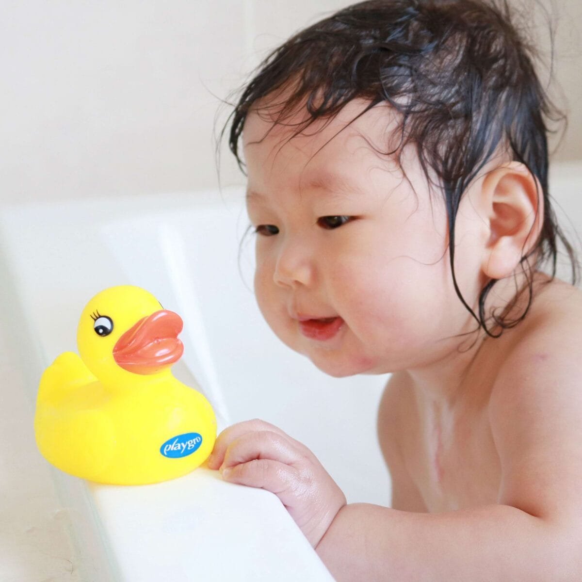 playgro-bath-duckie-%cf%80%ce%b1%cf%80%ce%ac%ce%ba%ce%b9-%ce%bc%cf%80%ce%ac%ce%bd%ce%b9%ce%bf%cf%85-6m-mamaspharmacy-9