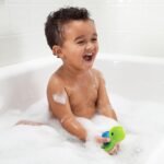 munchkin-%cf%80%ce%b1%ce%b9%cf%87%ce%bd%ce%af%ce%b4%ce%b9-%ce%bc%cf%80%ce%ac%ce%bd%ce%b9%ce%bf%cf%85-bath-rattle-squirts-9m-2%cf%84%ce%bc%cf%87-mamaspharmacy-3