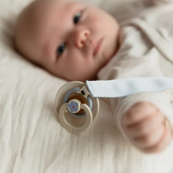 bibs-%ce%ba%ce%bb%ce%b9%cf%80-%cf%80%ce%b9%cf%80%ce%af%ce%bb%ce%b1%cf%82-ribbon-dusty-blue-mamaspharmacy-4
